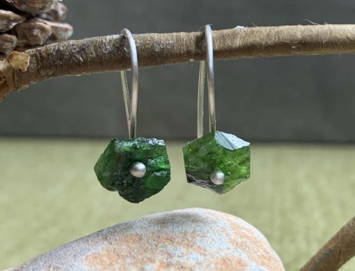 chrome diopside drop earrings