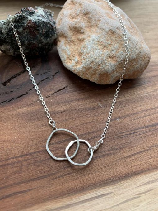 perfectly imperfect links necklace