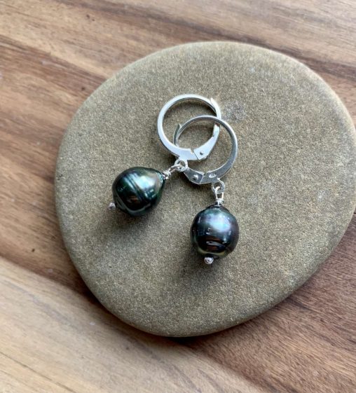 black pearl earrings