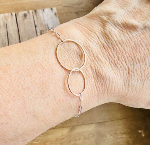 linked circles bracelet